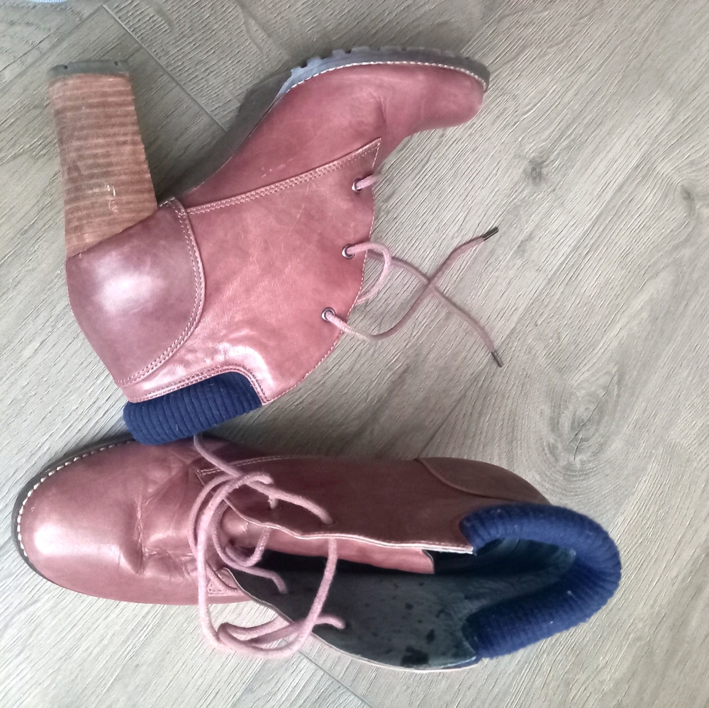 Shoes - Picture 3 of 3